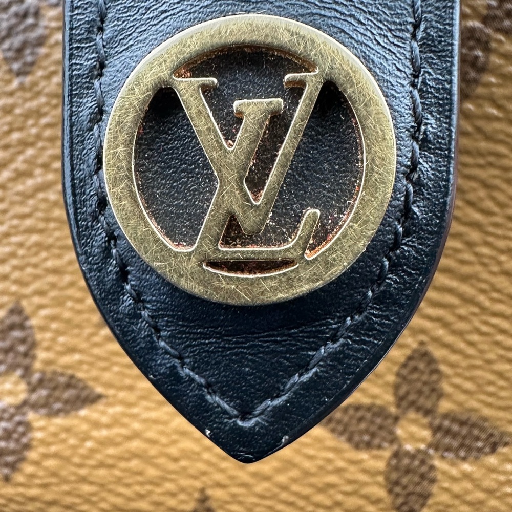 Louis Vuitton Juliette Wallet in Reverse Monogram - Picture 11 of 12